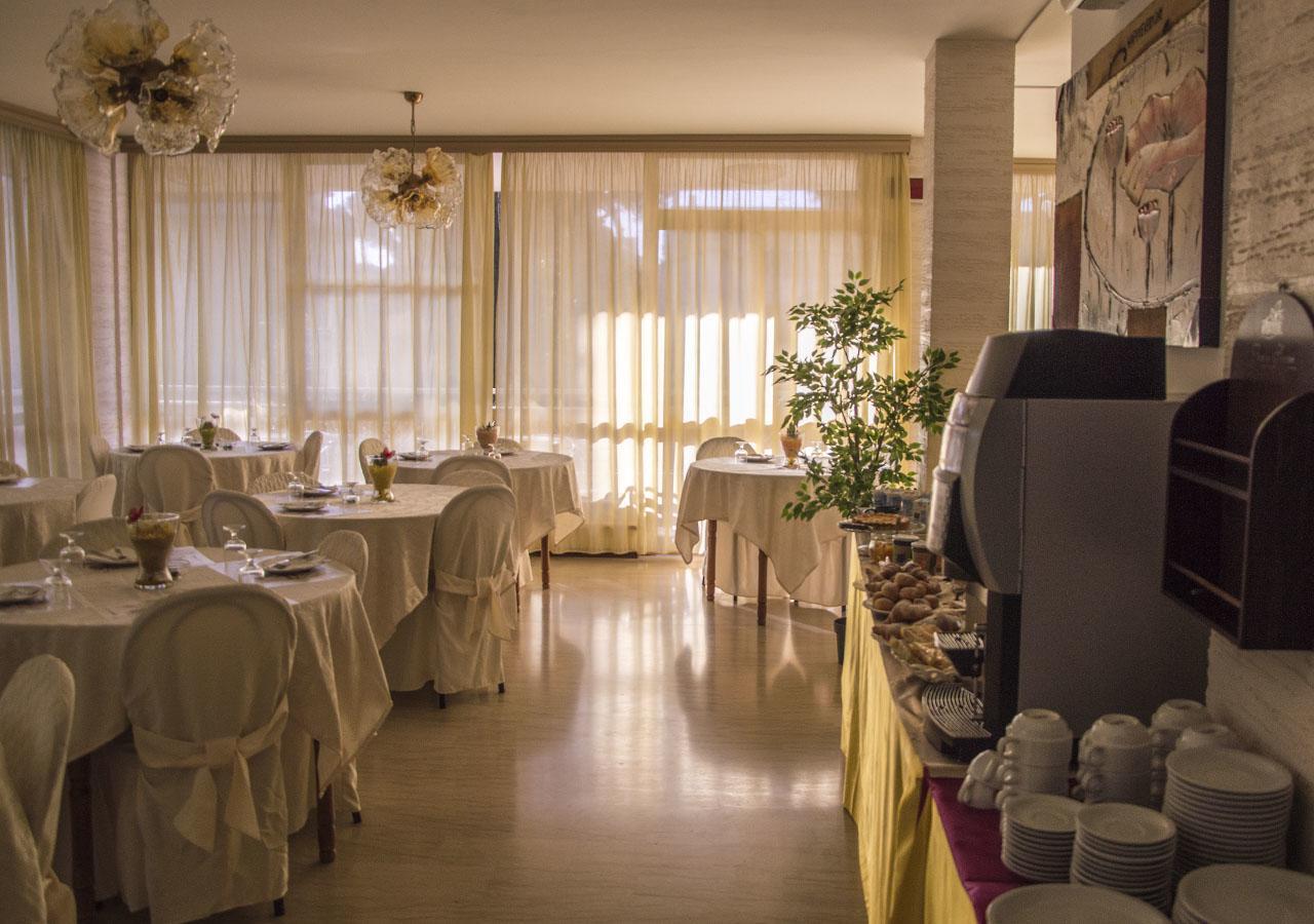 Hotel Fucsia Риччоне Екстер'єр фото