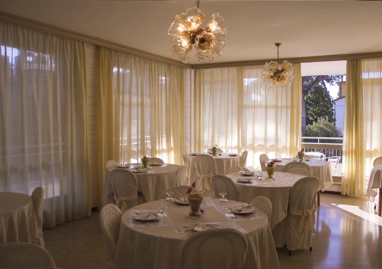 Hotel Fucsia Риччоне Екстер'єр фото